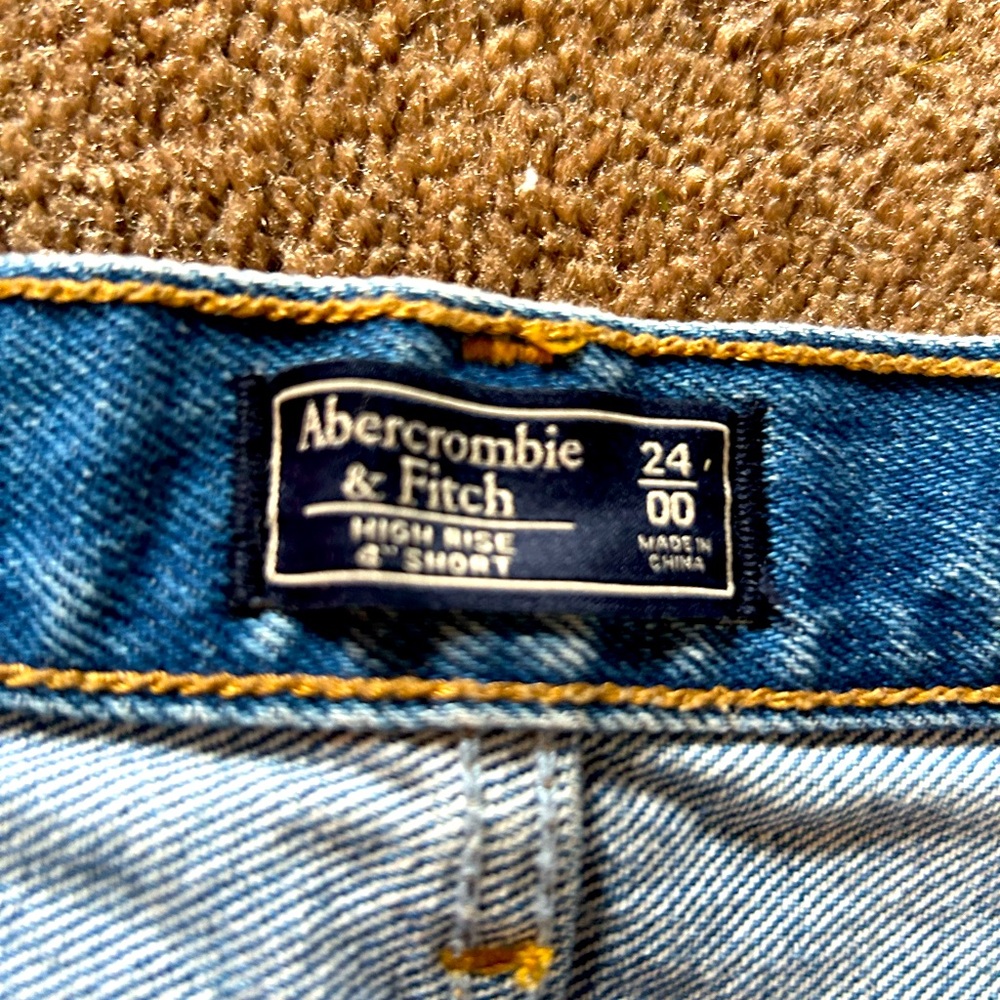 Abercrombie & Fitch High Rise Shorts - Picture 2 of 3